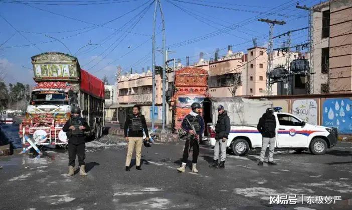 完美体育全站-谁碰中巴项目灭谁？瓜达尔港遇袭，48小时击毙177人，中方4字回应
